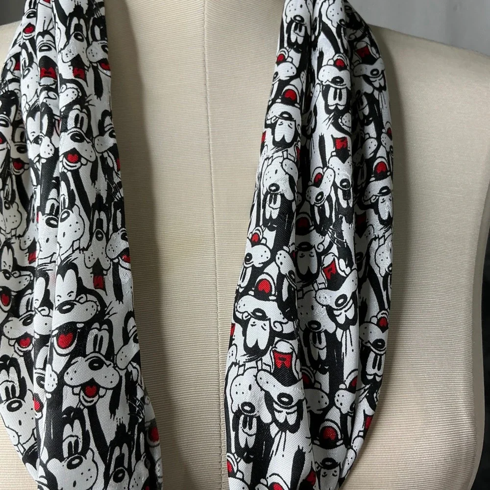 Vintage Mickey & Co Disney Goofy Infinity Scarf Honey Fashions Black White Red